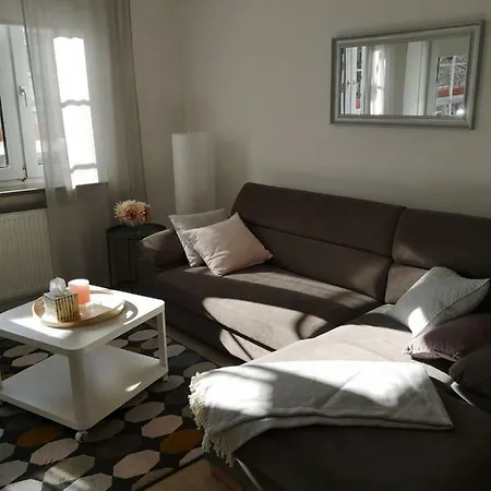 Messe Mit Balkon Apartment